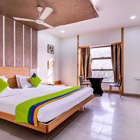 Treebo Admiral Suites New Usmanpura Aurangabad  Zewnętrze zdjęcie