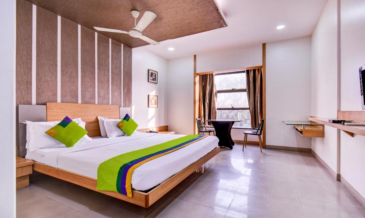 Treebo Admiral Suites New Usmanpura Aurangabad  Zewnętrze zdjęcie