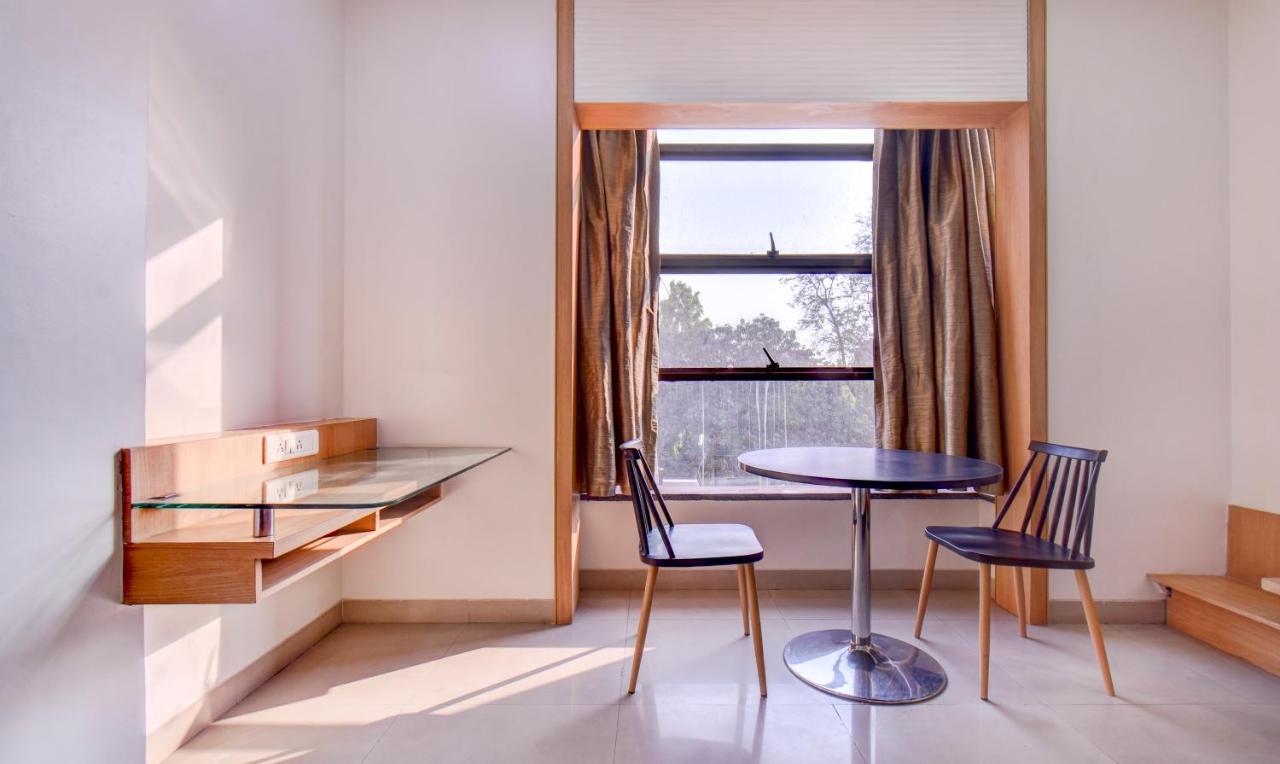 Treebo Admiral Suites New Usmanpura Aurangabad  Zewnętrze zdjęcie