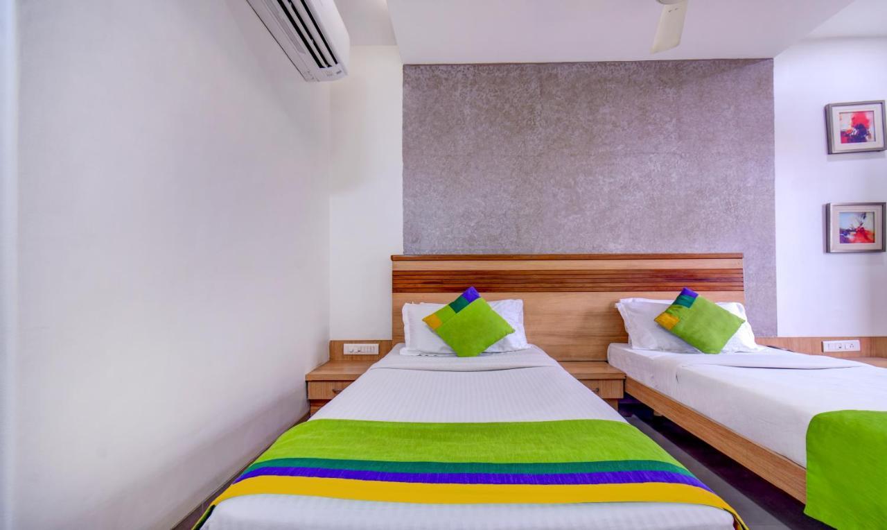 Treebo Admiral Suites New Usmanpura Aurangabad  Zewnętrze zdjęcie