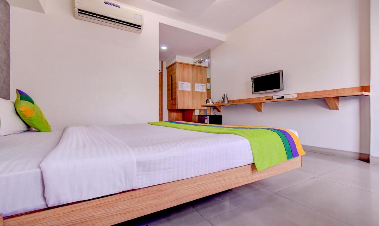 Treebo Admiral Suites New Usmanpura Aurangabad  Zewnętrze zdjęcie