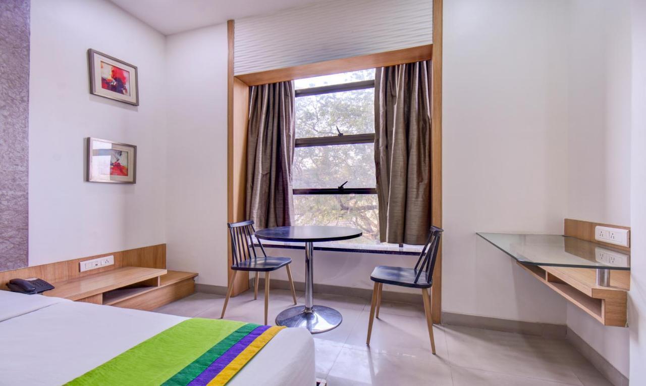 Treebo Admiral Suites New Usmanpura Aurangabad  Zewnętrze zdjęcie