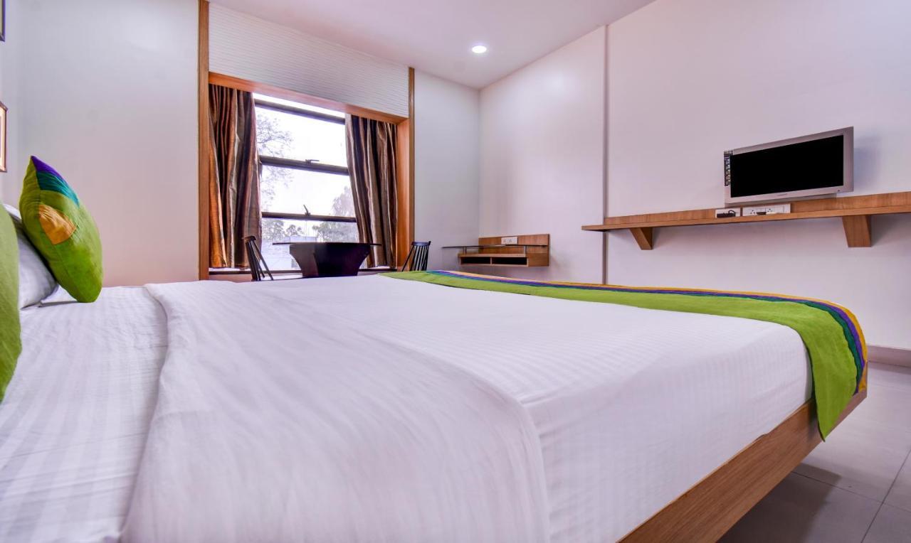 Treebo Admiral Suites New Usmanpura Aurangabad  Zewnętrze zdjęcie