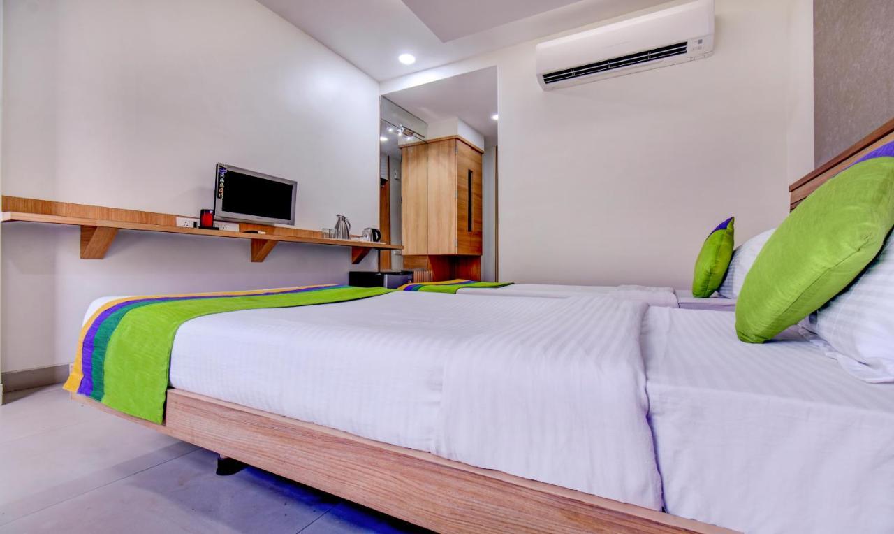 Treebo Admiral Suites New Usmanpura Aurangabad  Zewnętrze zdjęcie