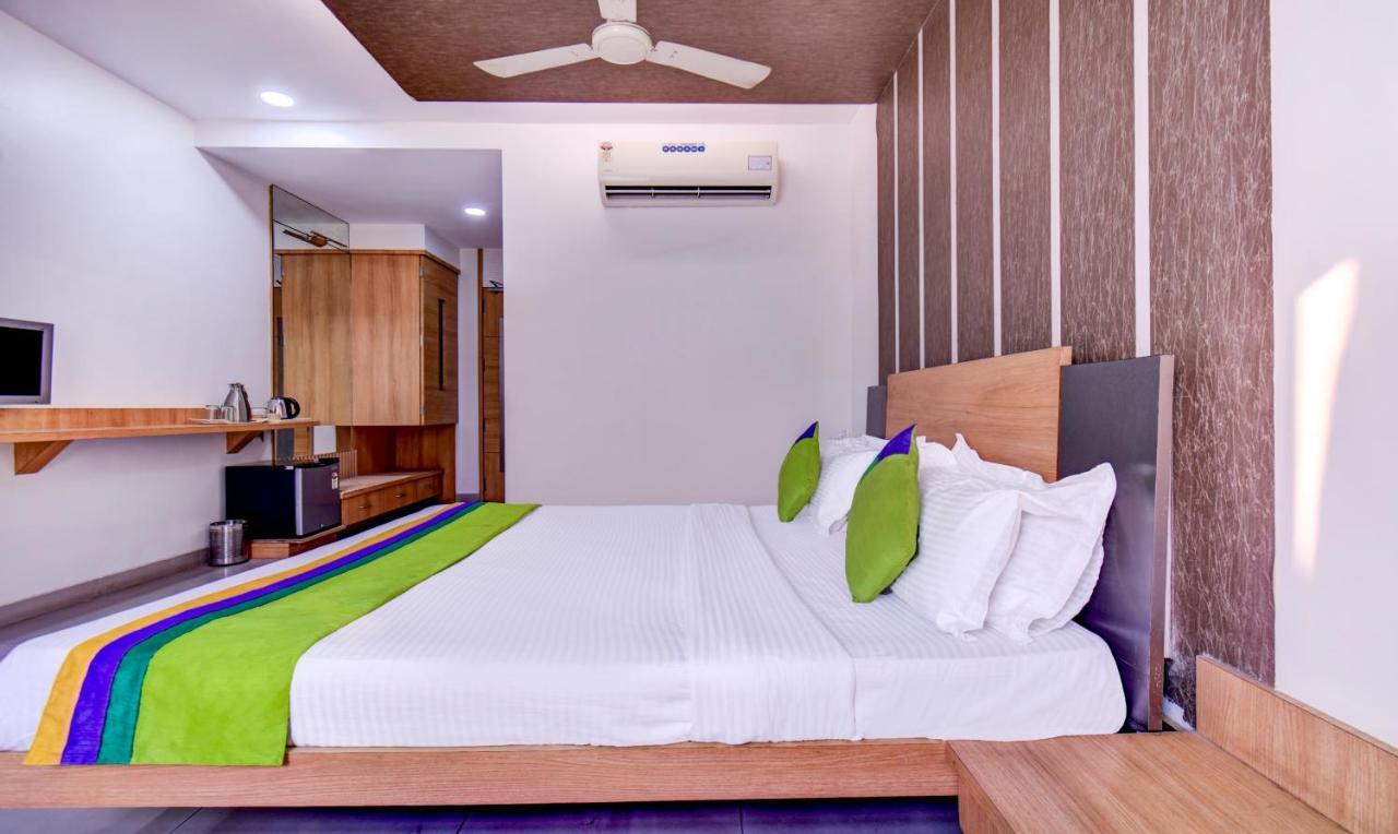 Treebo Admiral Suites New Usmanpura Aurangabad  Zewnętrze zdjęcie