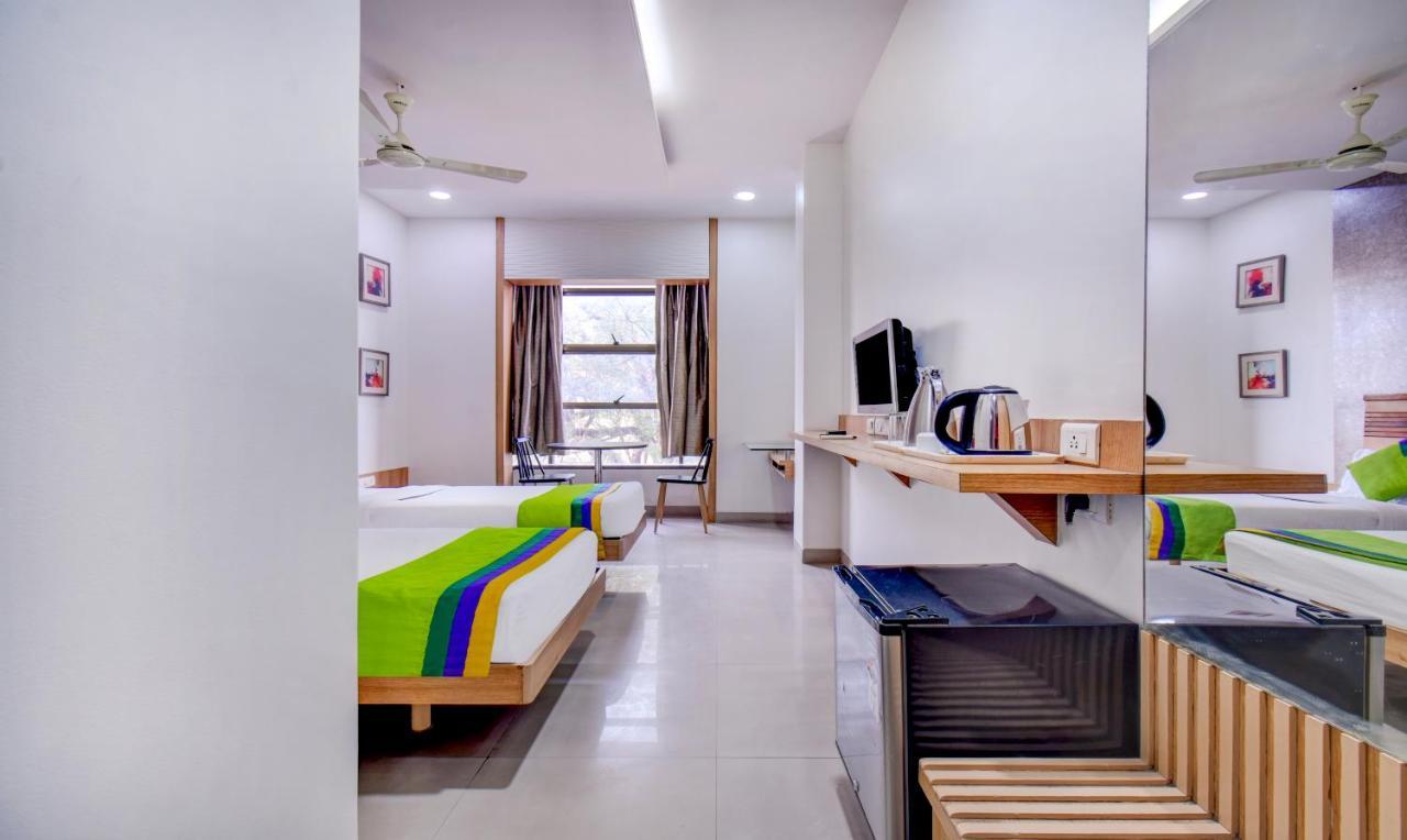 Treebo Admiral Suites New Usmanpura Aurangabad  Zewnętrze zdjęcie