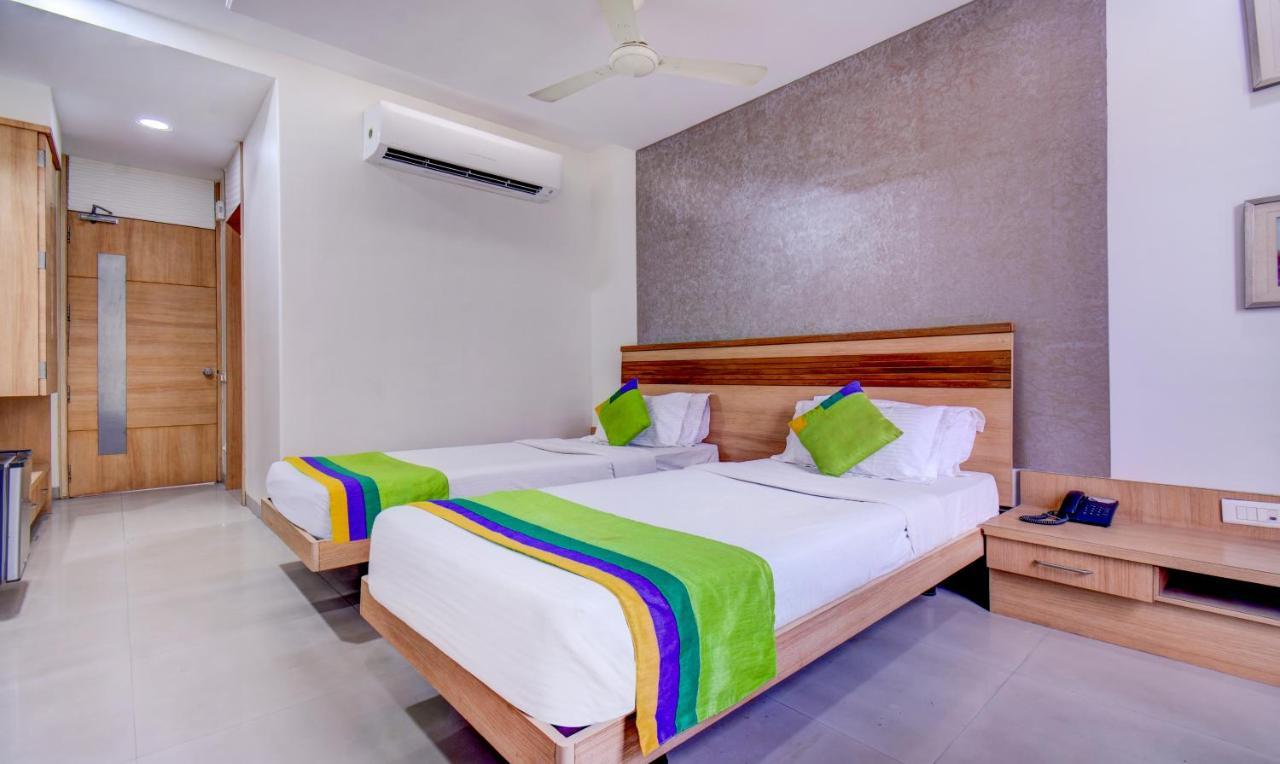 Treebo Admiral Suites New Usmanpura Aurangabad  Zewnętrze zdjęcie