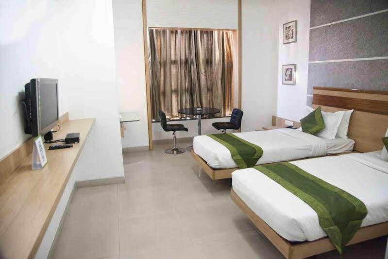 Treebo Admiral Suites New Usmanpura Aurangabad  Zewnętrze zdjęcie